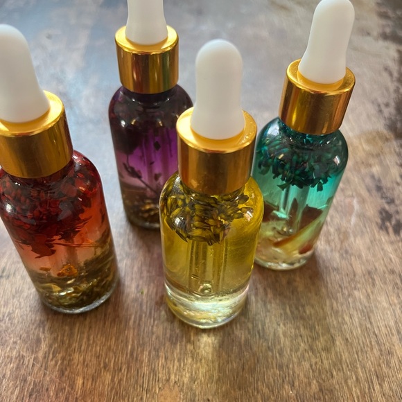Body oils have more than one cent - Picture 3 of 17